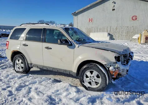 2011 Ford Escape Xlt z USA, uszkodzony, nr VIN 1FMCU0D79BKB93521